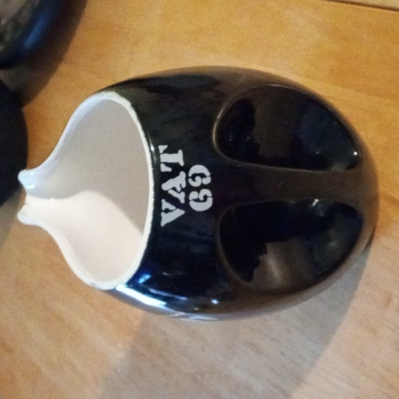 VAT 69 DECORATIVE MUG 6" TALL 5" WIDE FINEST SCOTCH WHISKEY - Picture 2 of 5